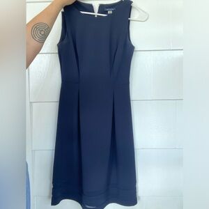 Tommy hilfigure navy blue flattering dress with pockets size 4